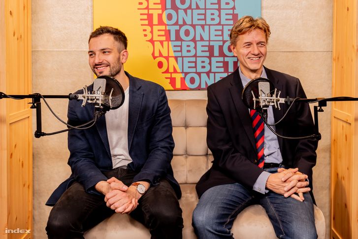 54302855 F93a81bca313814584e5366d58d8da8c Wm